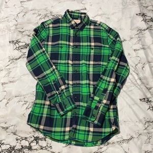 Men’s medium tall American Eagle green plaid flannel shirt